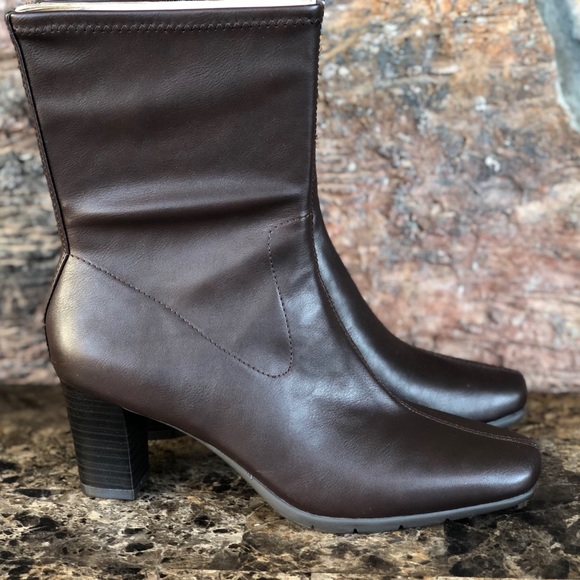 aerosoles cinnamon women's ankle boots